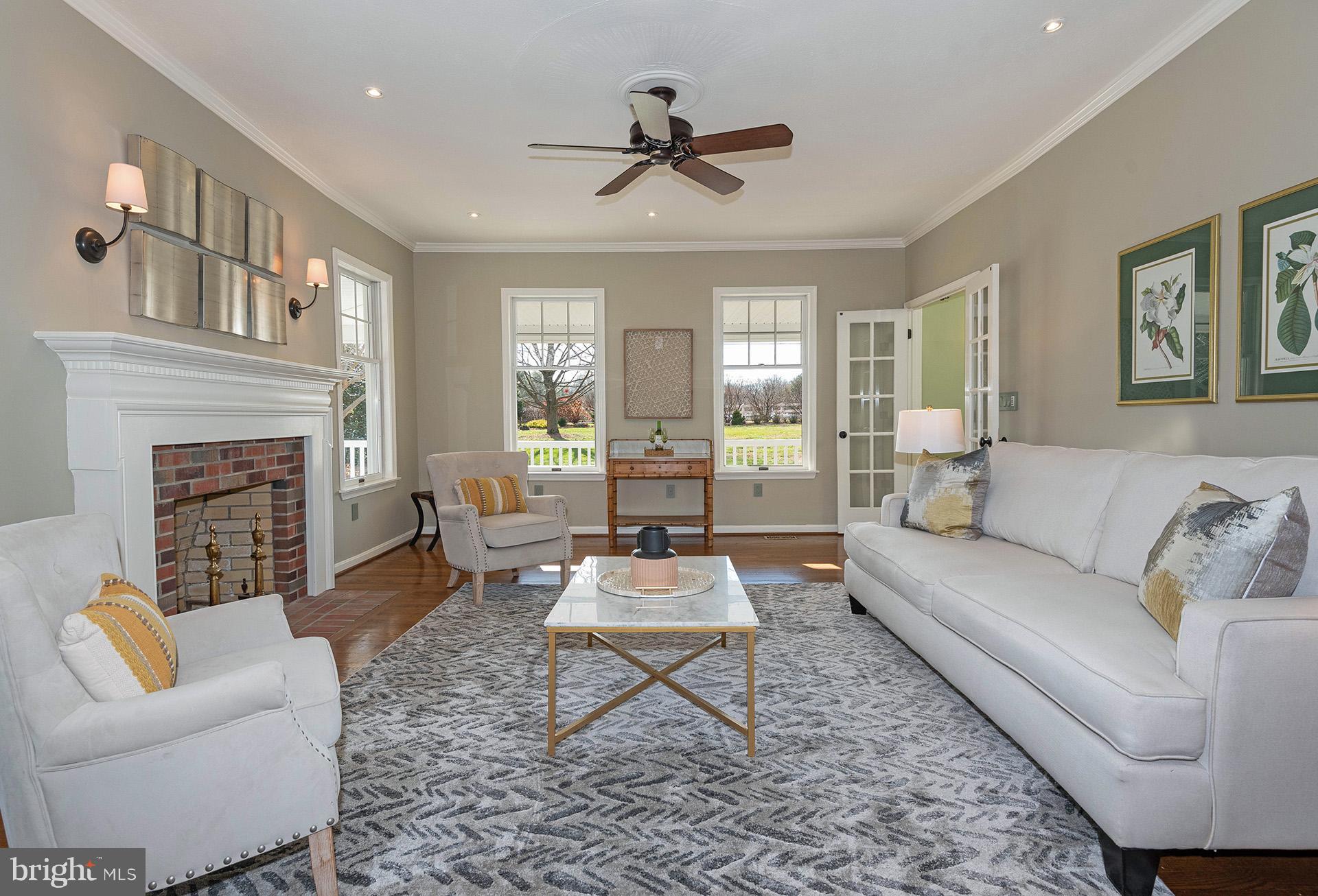 348 South River Clubhouse Road Edgewater, MD 21037 - Photo 17 of 74 Living Room