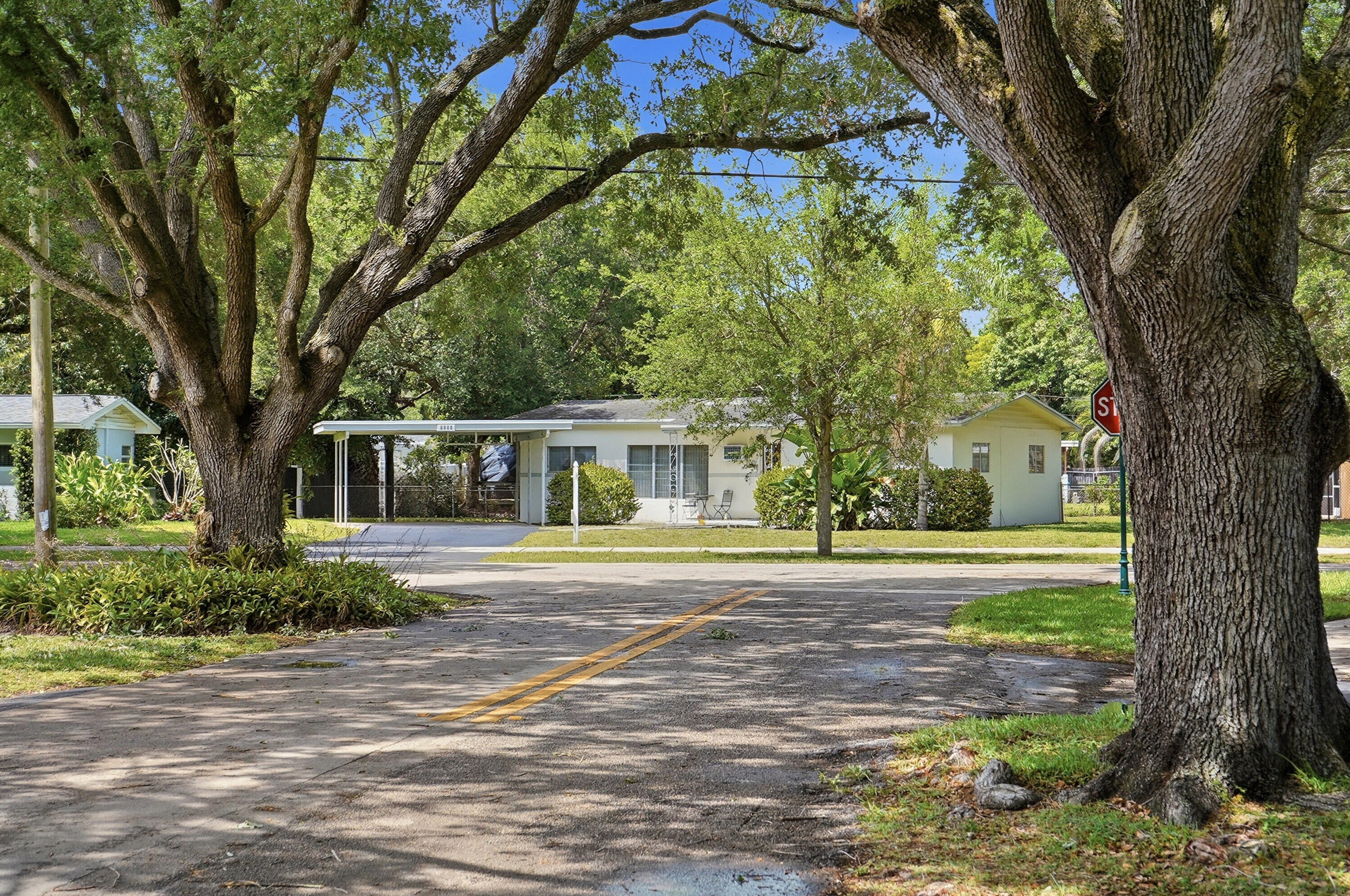 5333 Plantation Road Plantation, FL 33317 - Photo 31 of 35 33_dsc07135