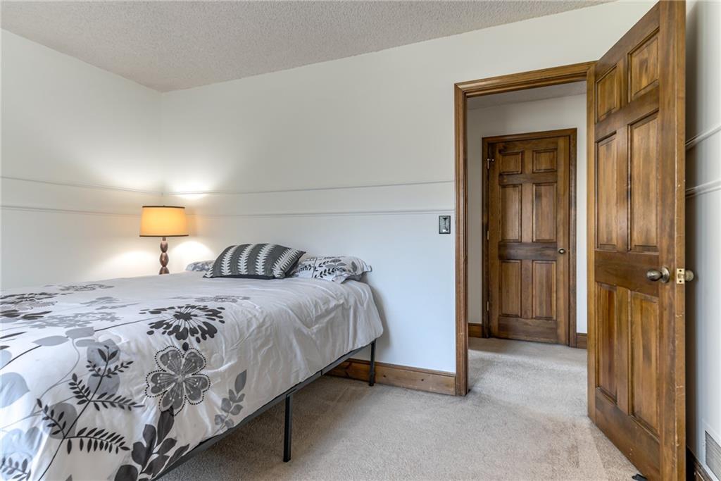 8336 Rosehill Road Lenexa, KS 66215 - Photo 33 of 55