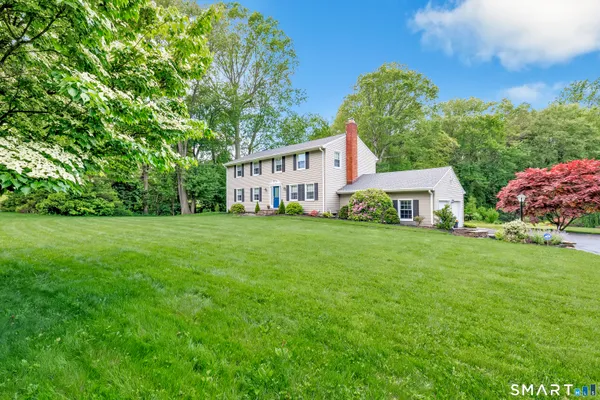 $849,000 | 85 Teeter Rock Road, Trumbull, CT 06611