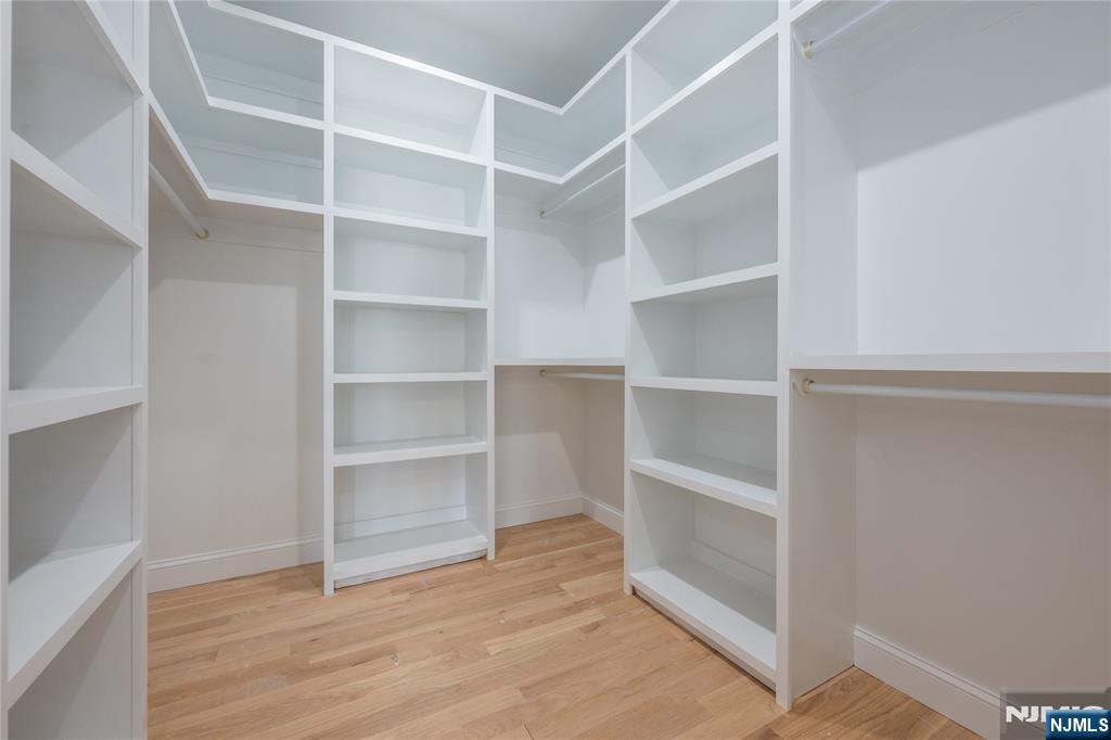 412 Gregory Road Paramus, NJ 07652 - Photo 32 of 45 Gallery Image 32