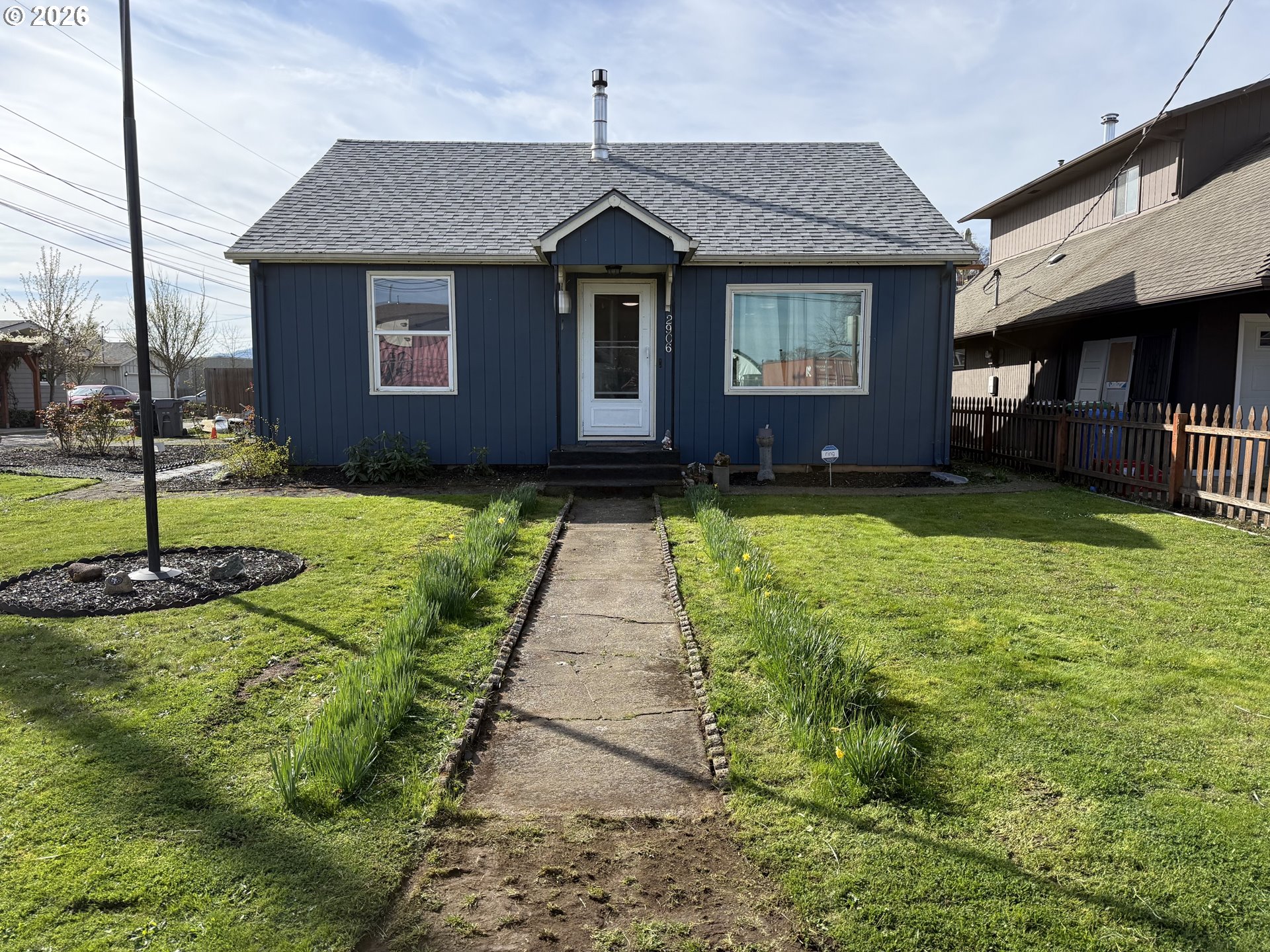 2906 Elmira Road Eugene, OR 97402 - Photo 2 of 28