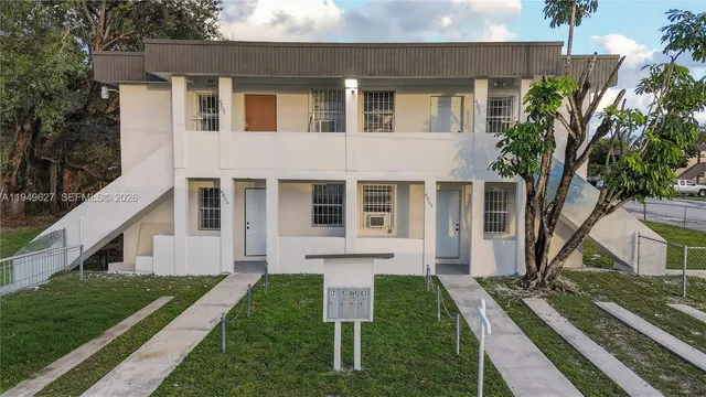 $2,300 | 4801 Northwest 33rd Avenue, Unit 4801, Miami, FL 33142
