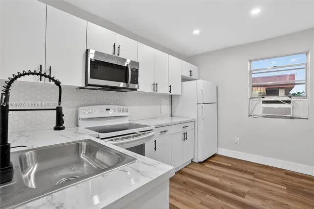 $2,300 | 4801 Northwest 33rd Avenue, Unit 4801, Miami, FL 33142