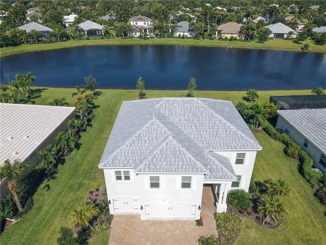 $3,600 | 2882 St Barts Square, Vero Beach, FL 32967