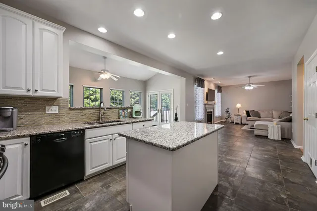 $584,000 | 16 East Shakespeare Drive, Middletown, DE 19709