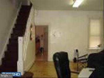 3613 Reed Street Philadelphia, PA 19146 - Photo 2 of 5 Living Room