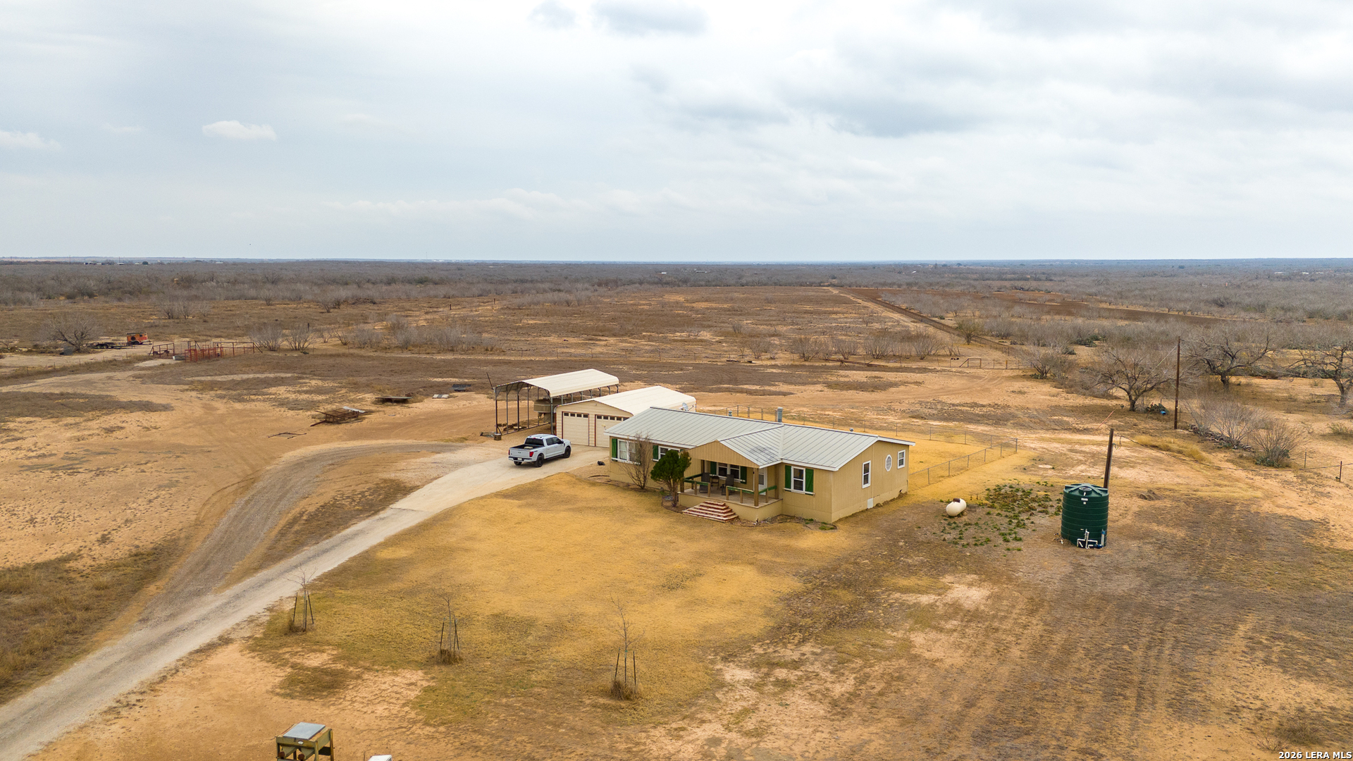 905 County Road 341 Jourdanton, TX 78026 - Photo 3 of 12