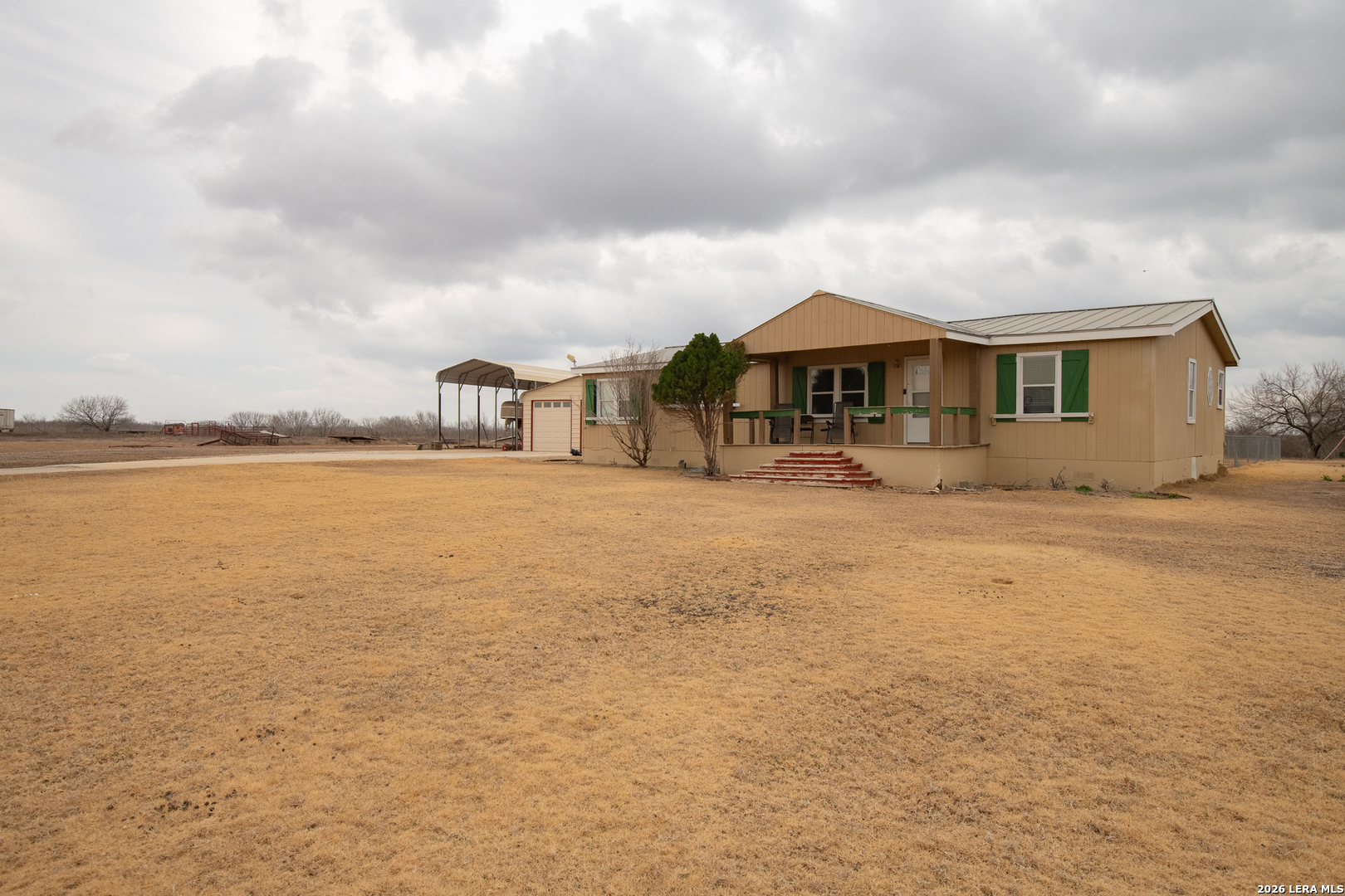 905 County Road 341 Jourdanton, TX 78026 - Photo 9 of 12