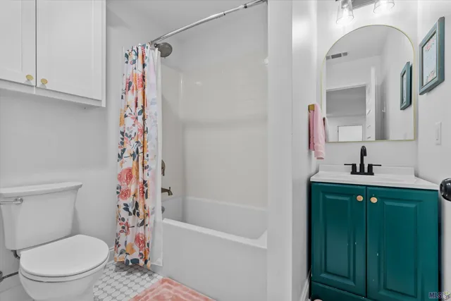 $775,000 | 16564 Old Settlement Road, Zachary, LA 70791