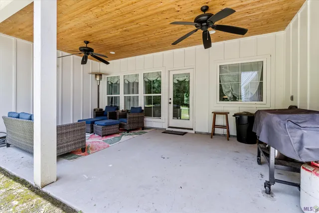 $775,000 | 16564 Old Settlement Road, Zachary, LA 70791