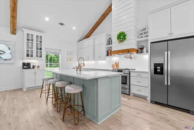 $775,000 | 16564 Old Settlement Road, Zachary, LA 70791