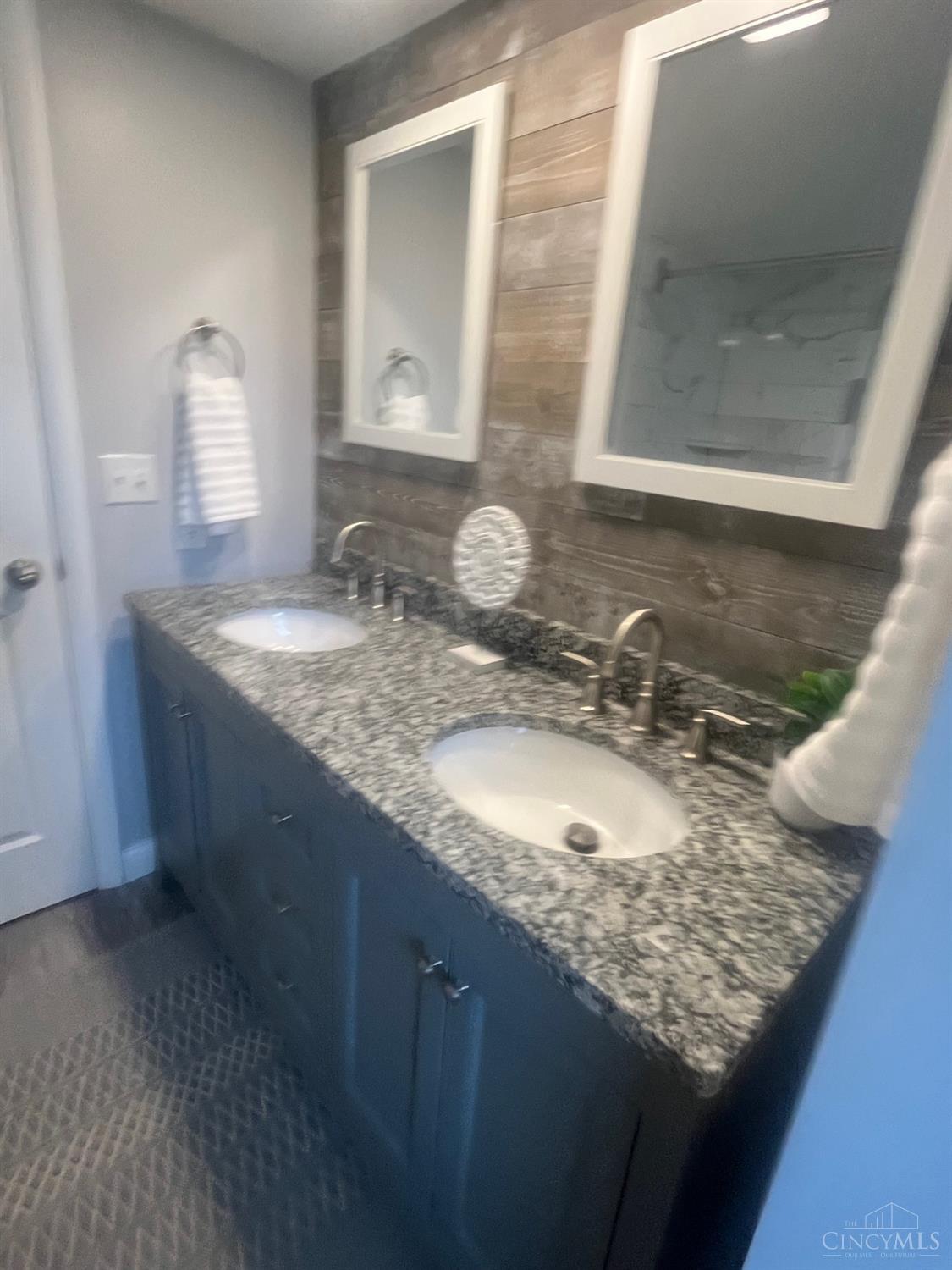 5950 Cooper Road Montgomery, OH 45242 - Photo 22 of 36