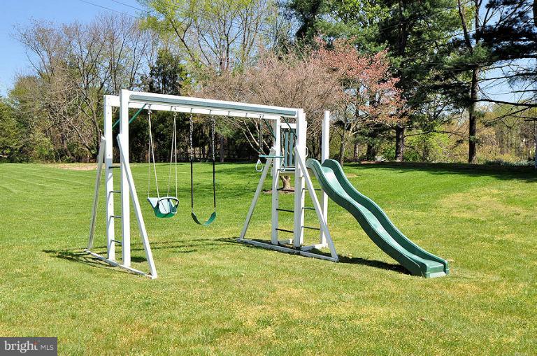 6421 Lochridge Road Columbia, MD 21044 - Photo 24 of 30 Playset Conveys