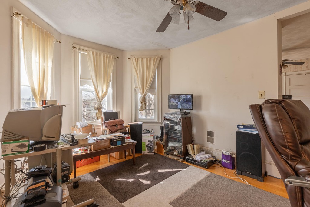 8-10 Safford Road Lynn, MA 01905 - Photo 14 of 35 Gallery Image 14