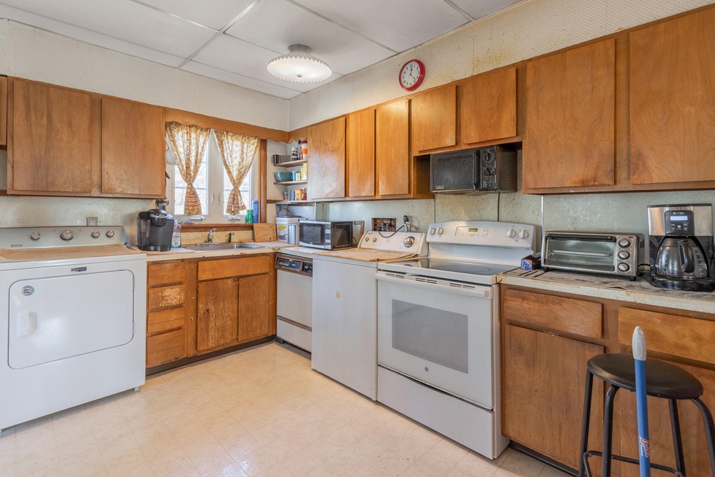 8-10 Safford Road Lynn, MA 01905 - Photo 19 of 35 Gallery Image 19