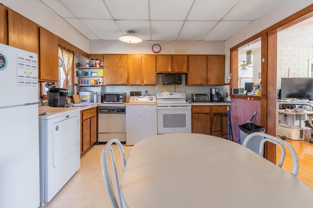 8-10 Safford Road Lynn, MA 01905 - Photo 20 of 35 Gallery Image 20