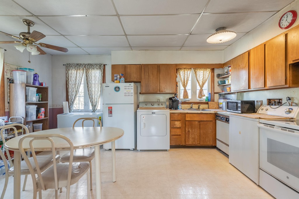 8-10 Safford Road Lynn, MA 01905 - Photo 23 of 35 Gallery Image 23