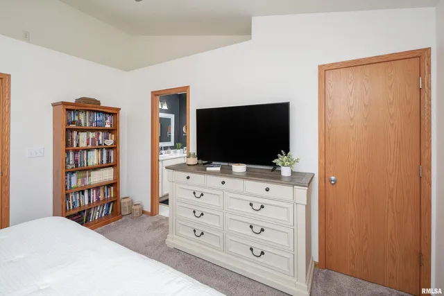 $195,000 | 1729 Jenna Drive, Davenport, IA 52804