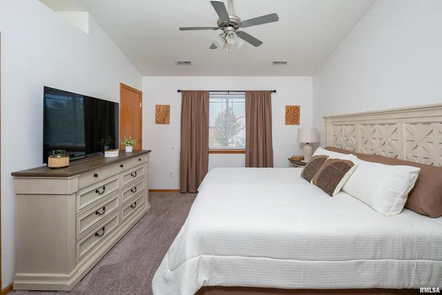 $195,000 | 1729 Jenna Drive, Davenport, IA 52804