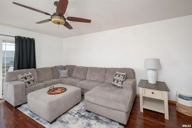 $195,000 | 1729 Jenna Drive, Davenport, IA 52804