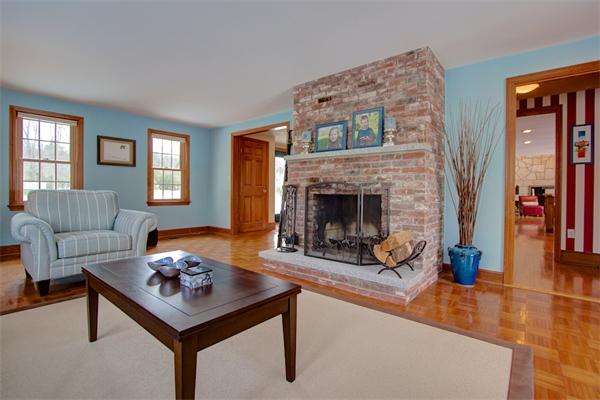 267 River Road Andover, MA 01810 - Photo 4 of 30 Gallery Image 4