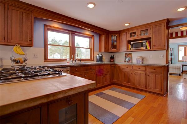 267 River Road Andover, MA 01810 - Photo 10 of 30 Gallery Image 10