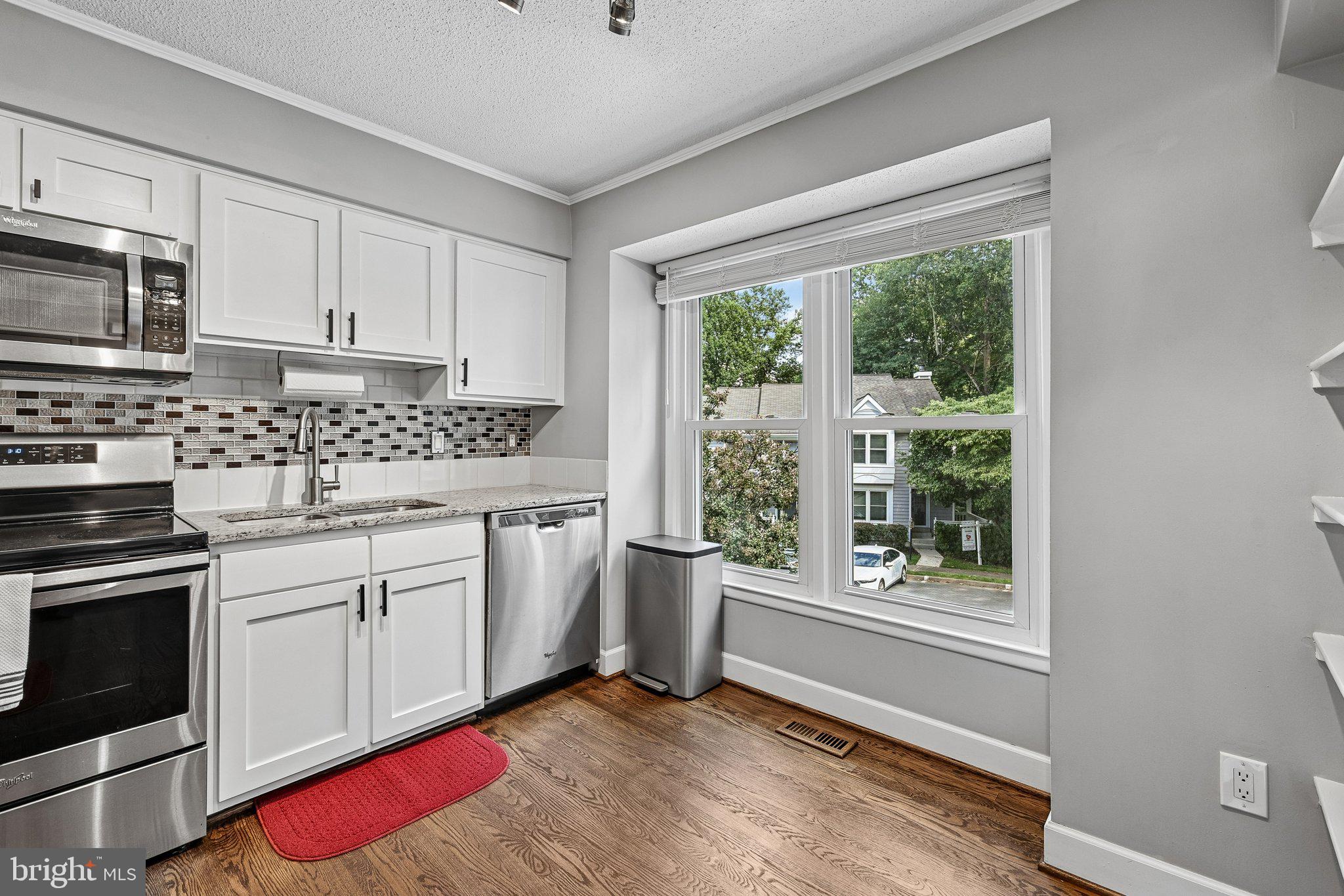 1432 Newport Spring Court Reston, VA 20194 - Photo 10 of 42 Gallery Image 10