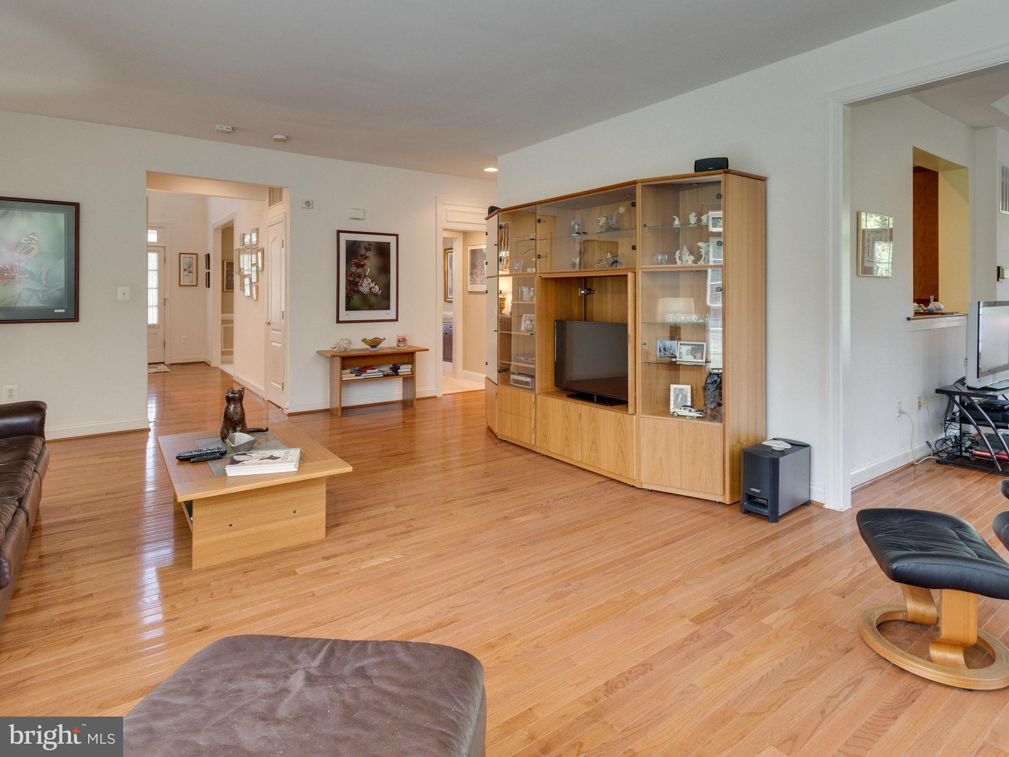 2782 Cody Road Vienna, VA 22181 - Photo 12 of 30 Ample wall space for all your furniture needs