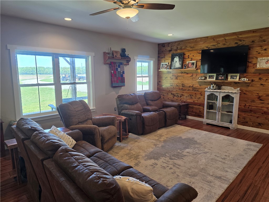 3082 East 300 N Road Stewardson, IL 62463 - Photo 2 of 40