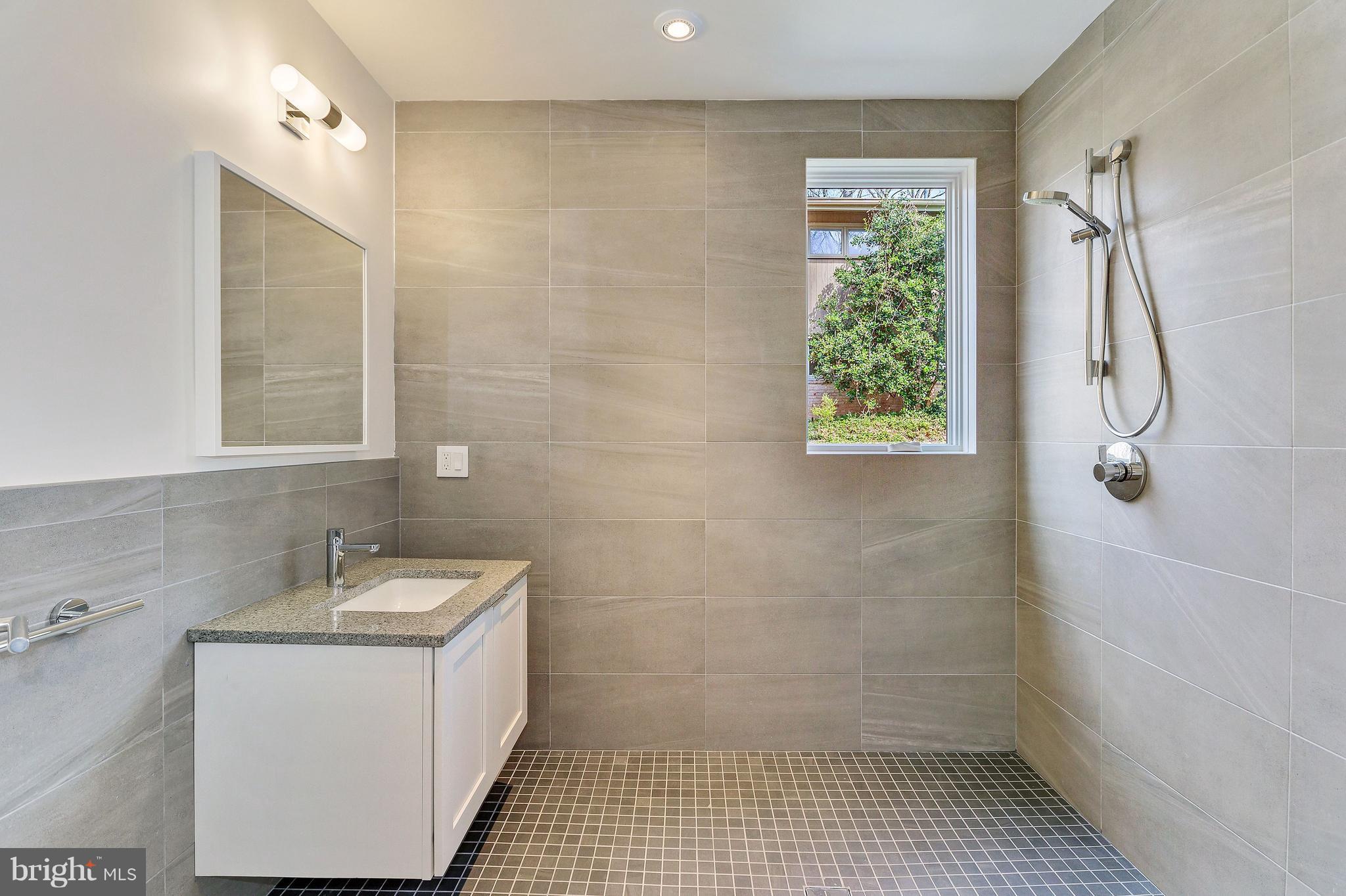 8920 Burdette Road Bethesda, MD 20817 - Photo 26 of 49 Main Level Bath