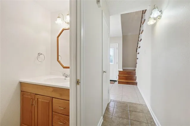 $325,000 | 5221 Alexander Drive, Metairie, LA 70003