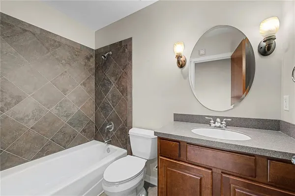 $364,900 | 712 Broadway Boulevard, Unit 503, Kansas City, MO 64105