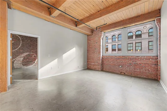 $385,000 | 712 Broadway Boulevard, Unit 503, Kansas City, MO 64105