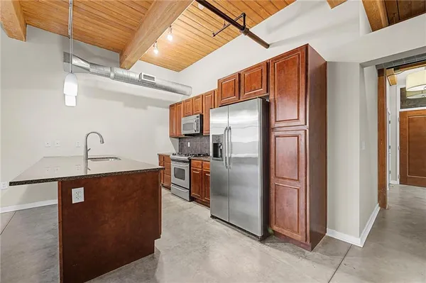 $364,900 | 712 Broadway Boulevard, Unit 503, Kansas City, MO 64105
