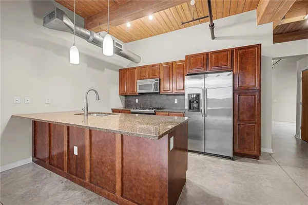 $364,900 | 712 Broadway Boulevard, Unit 503, Kansas City, MO 64105