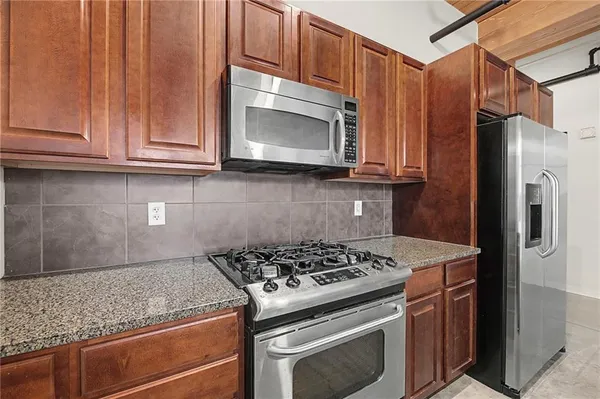 $364,900 | 712 Broadway Boulevard, Unit 503, Kansas City, MO 64105