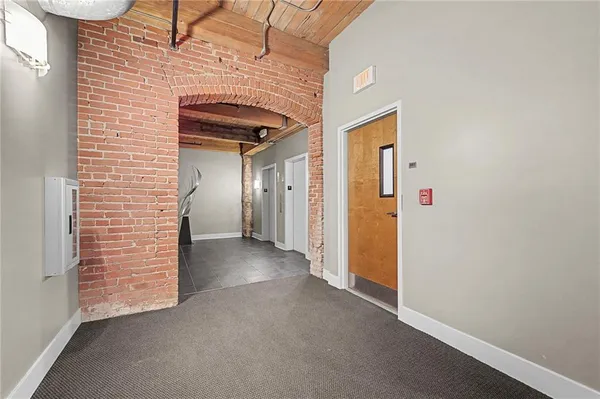 $364,900 | 712 Broadway Boulevard, Unit 503, Kansas City, MO 64105