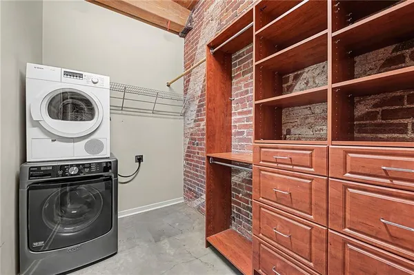 $385,000 | 712 Broadway Boulevard, Unit 503, Kansas City, MO 64105