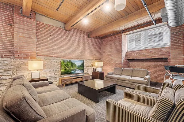 $364,900 | 712 Broadway Boulevard, Unit 503, Kansas City, MO 64105