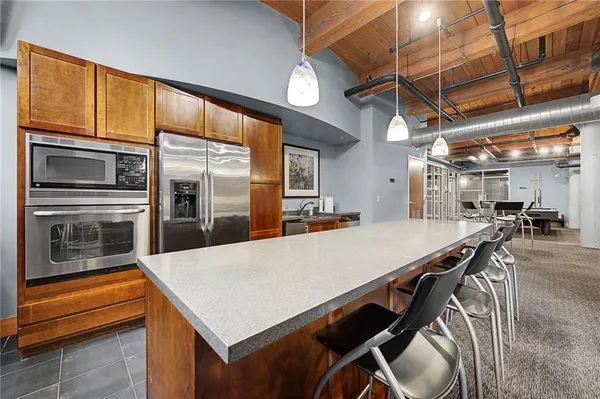 $364,900 | 712 Broadway Boulevard, Unit 503, Kansas City, MO 64105