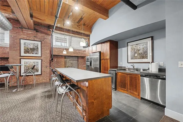 $364,900 | 712 Broadway Boulevard, Unit 503, Kansas City, MO 64105