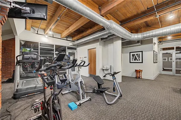 $364,900 | 712 Broadway Boulevard, Unit 503, Kansas City, MO 64105