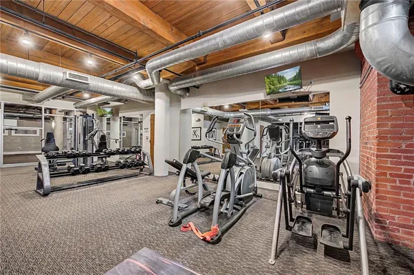 $364,900 | 712 Broadway Boulevard, Unit 503, Kansas City, MO 64105
