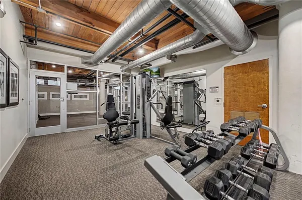 $385,000 | 712 Broadway Boulevard, Unit 503, Kansas City, MO 64105