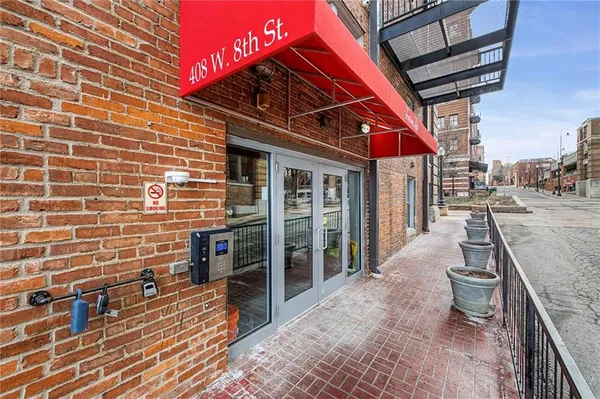 $364,900 | 712 Broadway Boulevard, Unit 503, Kansas City, MO 64105