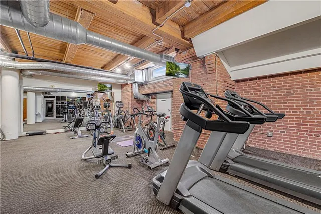 $385,000 | 712 Broadway Boulevard, Unit 503, Kansas City, MO 64105