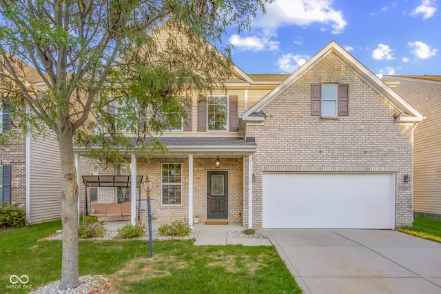 $329,000 | 1950 Lakecrest Drive, Columbus, IN 47201