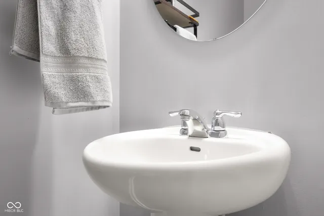 $329,000 | 1950 Lakecrest Drive, Columbus, IN 47201