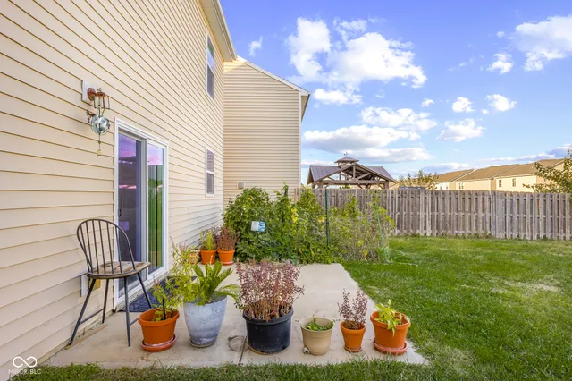 $329,000 | 1950 Lakecrest Drive, Columbus, IN 47201